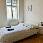 110 M2 Sunny & Central Apartment