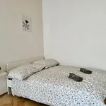 110 M2 Sunny & Central Apartment